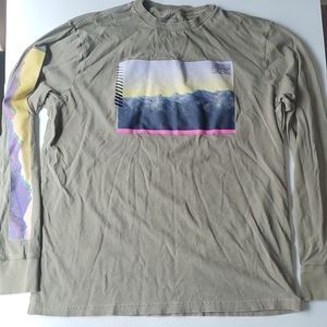 American Eagle Graphic Long Sleeve